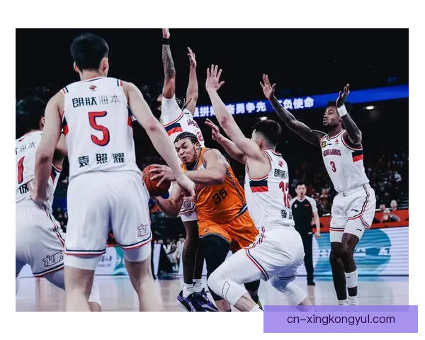 洛夫顿三双领衔上海淘汰广东